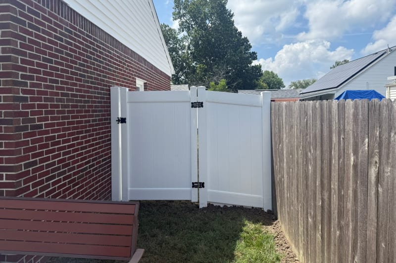 Vinyl privacy fence in Kempsville Virginia Beach VA by Kempsville Fence — photo 4