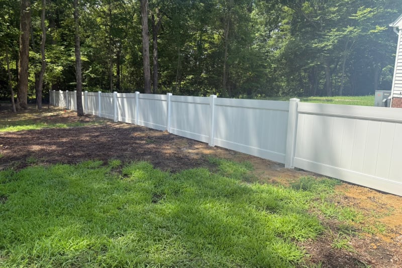 4 foot vinyl privacy fence installation in northern Suffolk VA by Kempsville Fence — photo 3
