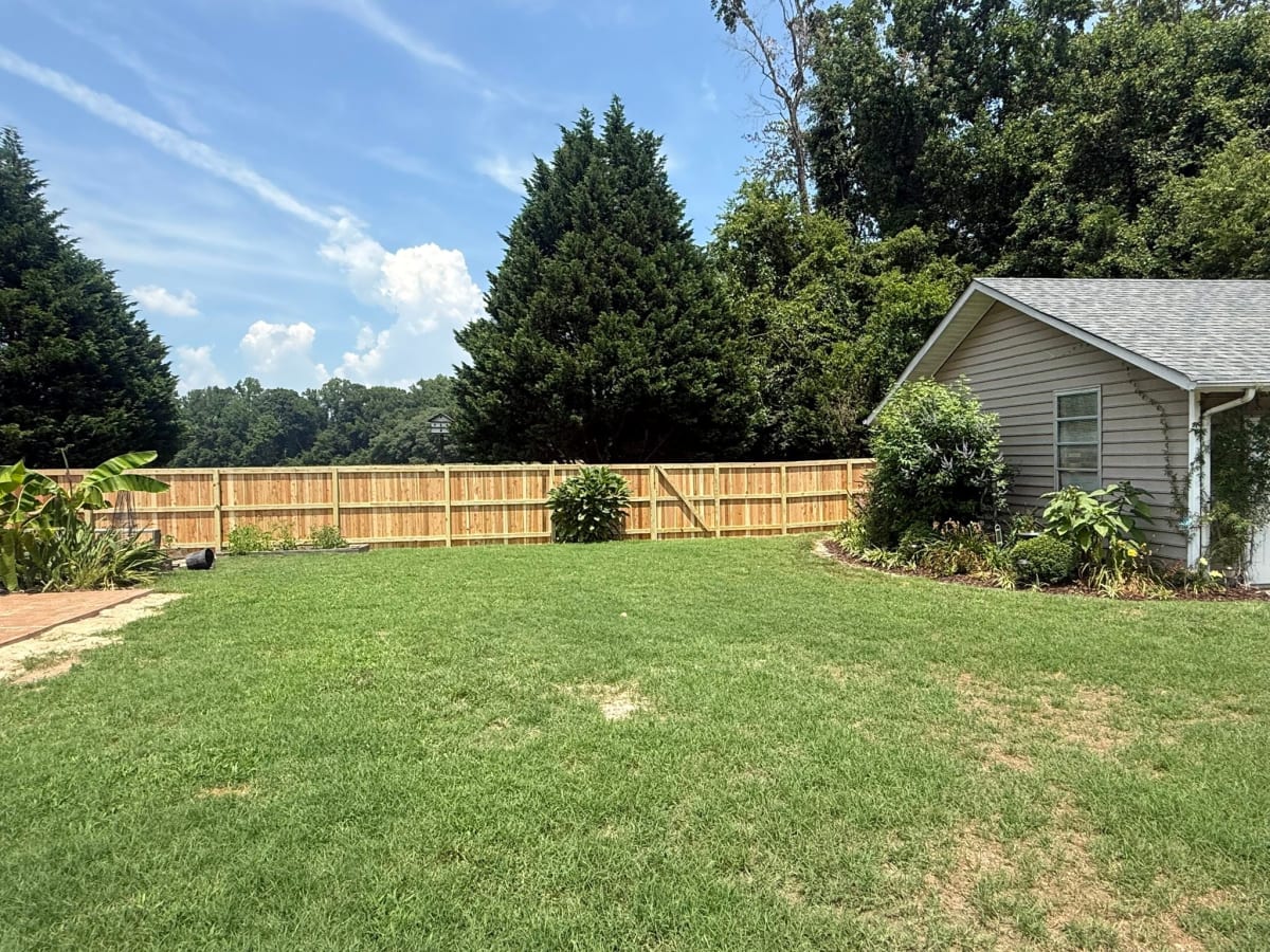 Cedar capped top privacy fence in Suffolk VA by Kempsville Fence