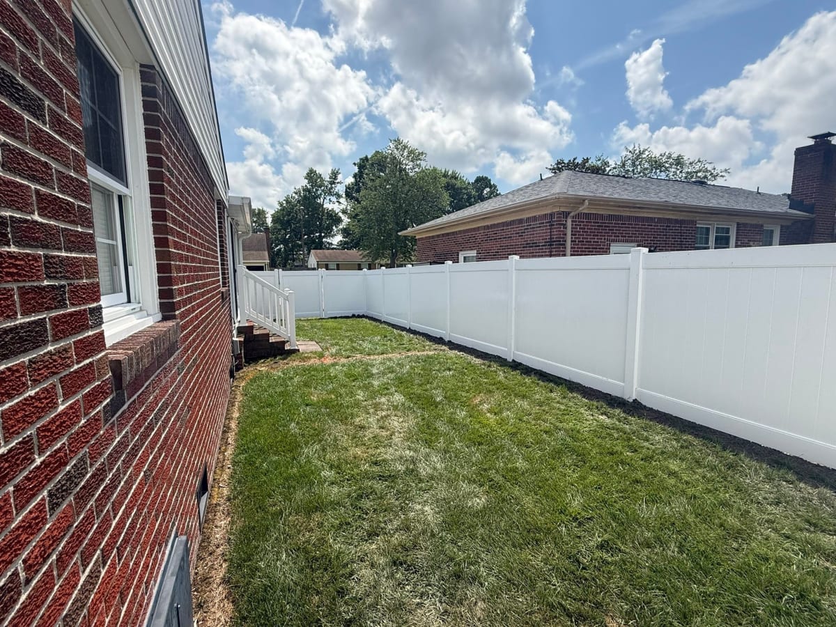 Vinyl privacy fence in Kempsville Virginia Beach VA by Kempsville Fence