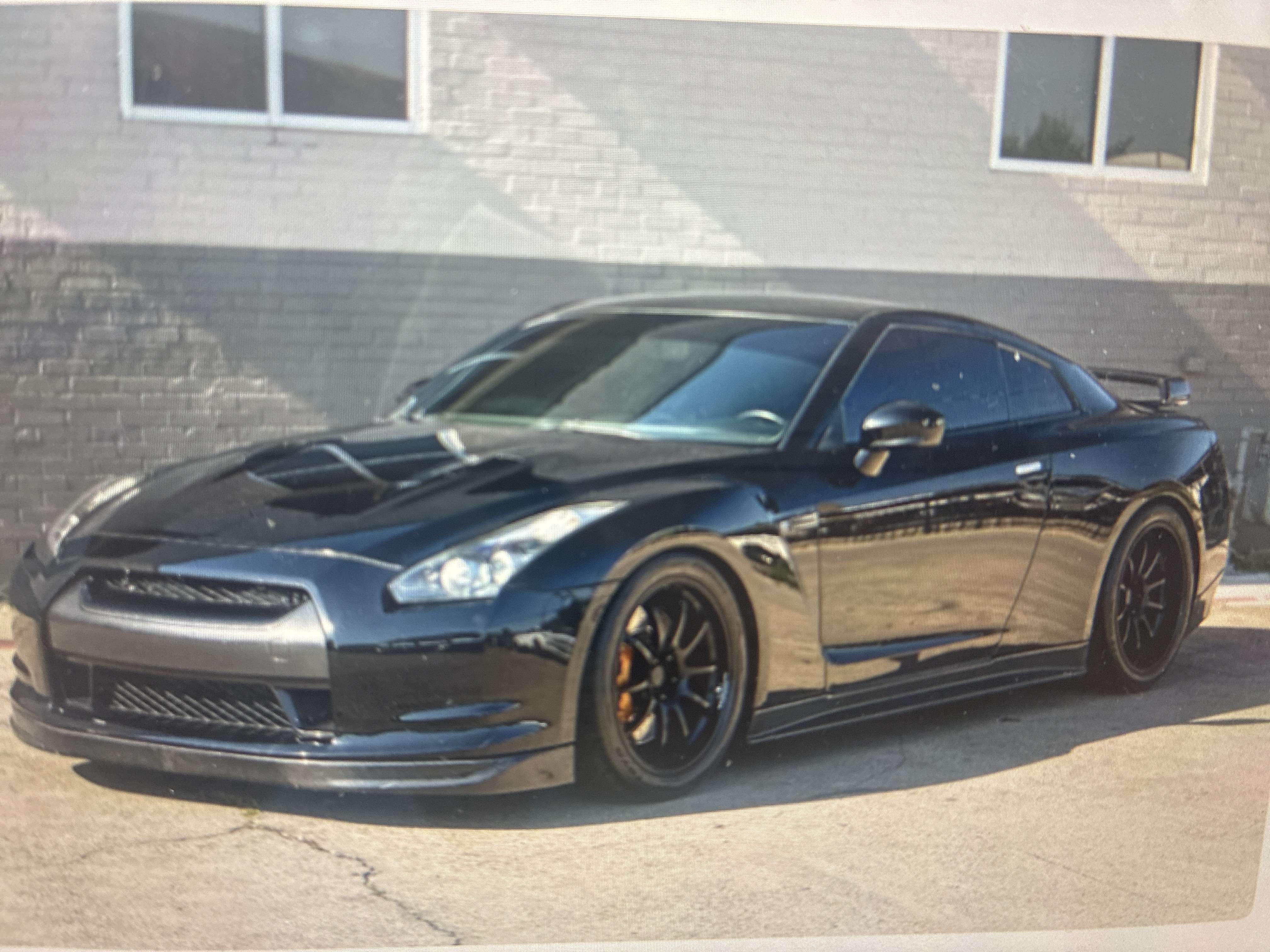 2010 Nissan GT-R R35 - Image 2