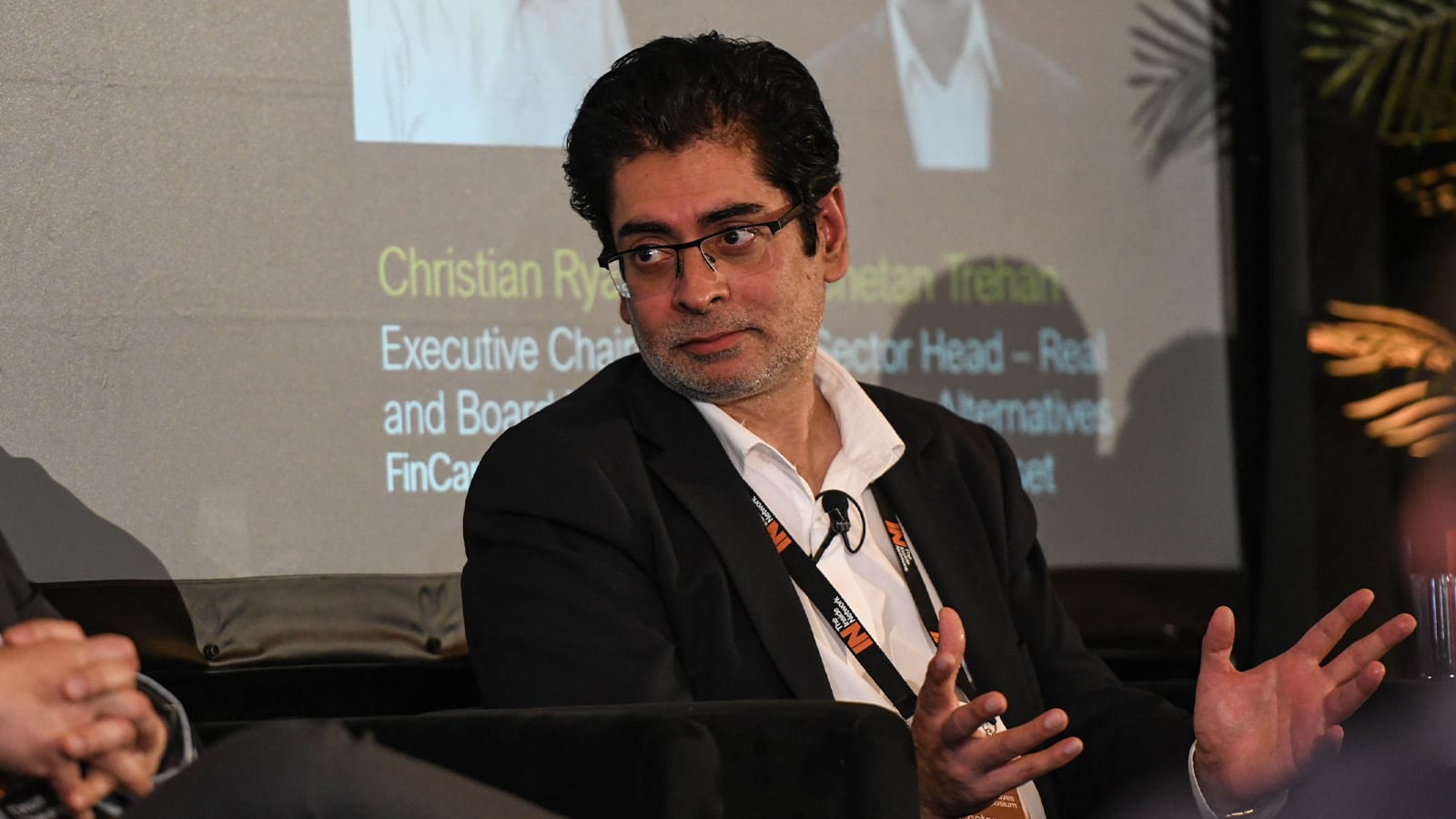 Alternatives under scrutiny: Unpacking the opportunities and risks