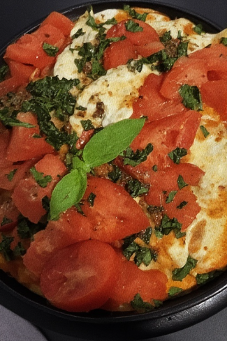 Tómat og mozzarella salat (Tomato Mozzarella Salad)