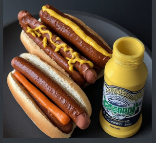 Pylsa á brauði (Hot Dog on Bread)