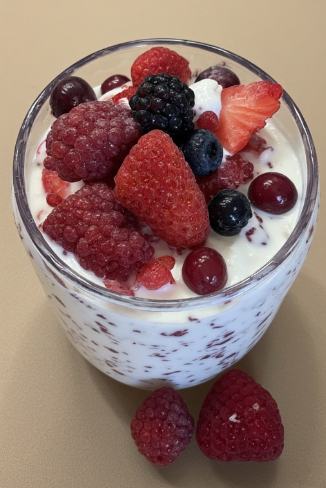 Ber og skyr (Berries and Skyr)