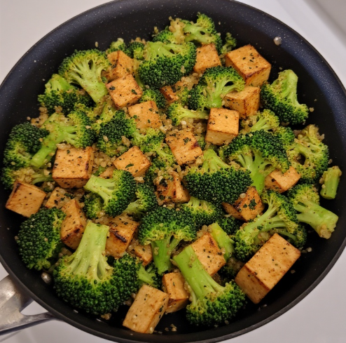 Vegan Stir-Fried Tofu and Broccoli