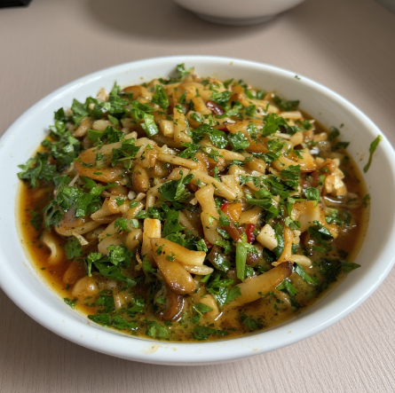 Yum Hed Khem Thong (Golden Mushroom Salad)