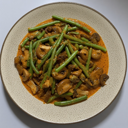 Pad Prik Khing Hed (Dry Red Curry Mushroom Stir-Fry)