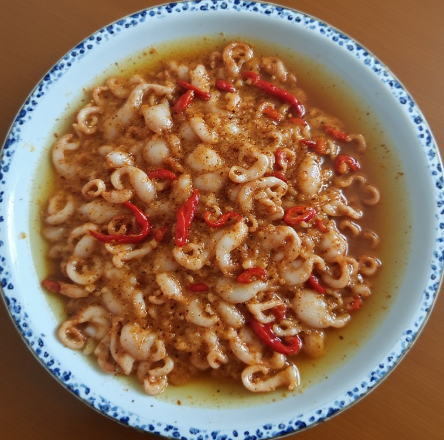 Pla Muek Nueng Manao (Steamed Squid with Lime)