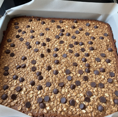 Baked Peanut Butter Chocolate Granola Bars