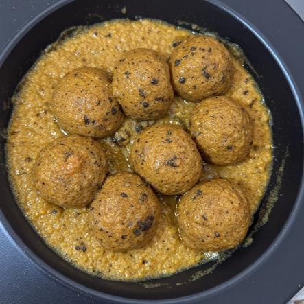 Losso (Chad - millet balls with sauce)