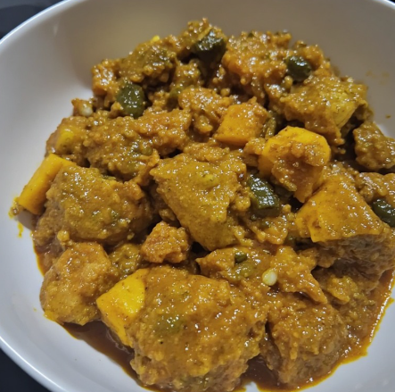 Veg Kolhapuri (Maharashtra Spicy Vegetable Curry)