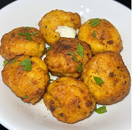 Bonda (South Indian Potato Fritter)