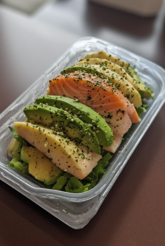 Lax og avókadó (Salmon and Avocado)