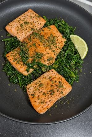 Lax með spínati (Salmon with Spinach)