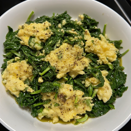 Egg og spínat – lágnatríum (Eggs and Spinach – Low Sodium)