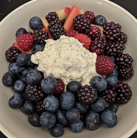 Berjasalat (Berry Salad)