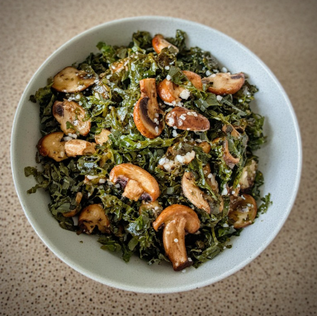 Þang og sveppir salat (Seaweed and Mushroom Salad)