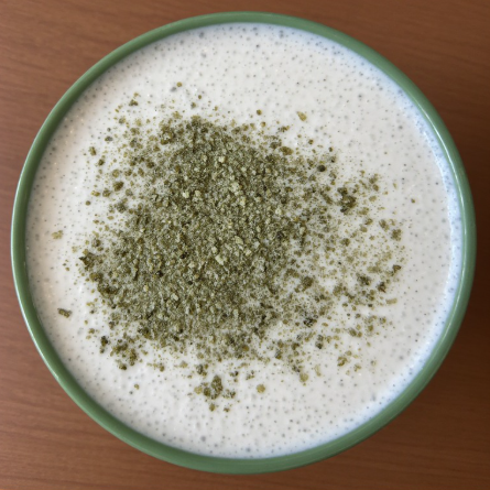 Plöntuskyr og þang smoothie (Plant Skyr and Seaweed Smoothie)