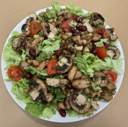 Bauna- og sveppasalat (Bean and Mushroom Salad)