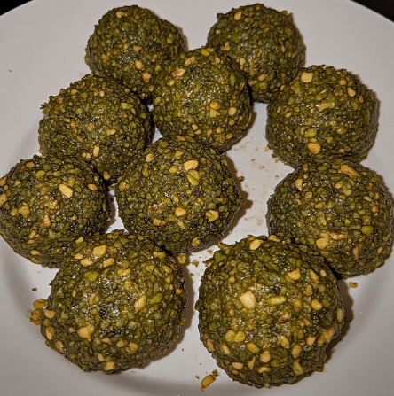 Þang og sveppir bollur (Seaweed and Mushroom Balls)