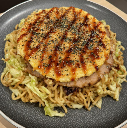 Hiroshima okonomiyaki (with egg layer)