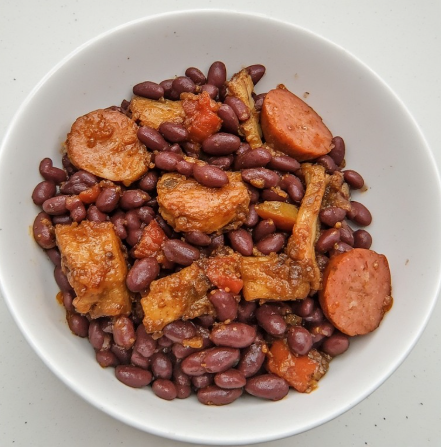 Feijão com Chouriço e Costelas