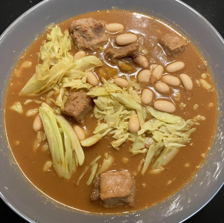 Sopa de Feijão com Couve e Costelas