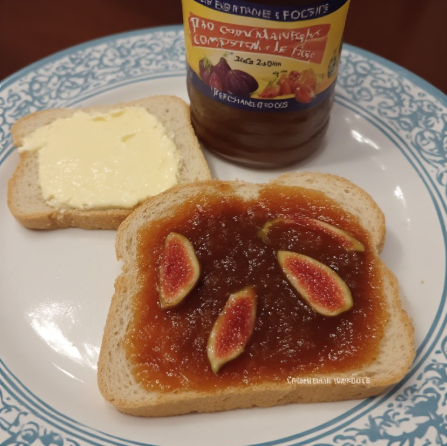 Pão com Manteiga e Compota de Figo