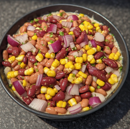 Salada de Feijão com Milho e Cebola