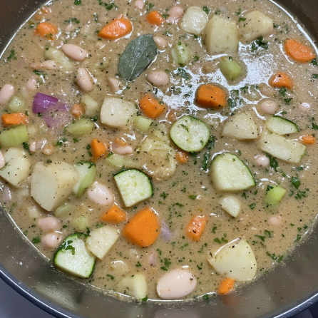 Sopa de Legumes com Feijão (Vegetable & Bean Soup)