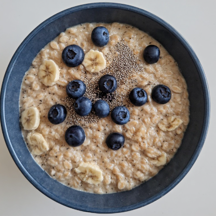 Banana & Blueberry Breakfast Oats