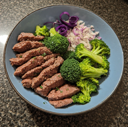 Steak & Broccoli Protein Bowl (Low-Carb)
