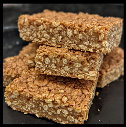 Flapjacks (Golden Syrup Oaty Bars)