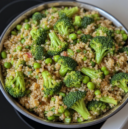 One-Pot Quinoa, Edamame & Broccoli Bowl Stew