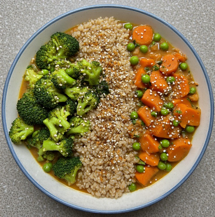 One-Pot Quinoa & Edamame Buddha Bowl Stew