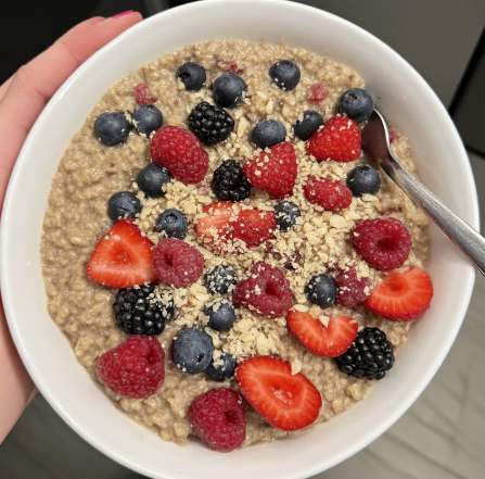 Zendaya-Inspired Oatmeal with Berries