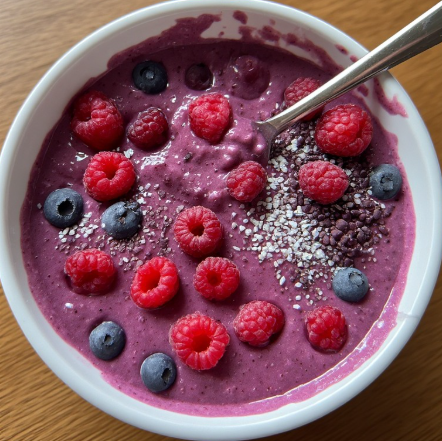 Zendaya-Inspired Protein-Packed Berry Smoothie Bowl
