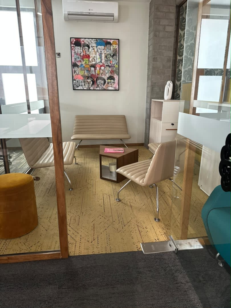 Executive Small Team Meeting Room
