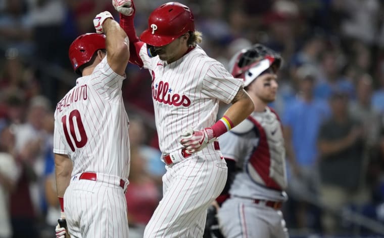 Turner, Castellanos, Realmuto slug 2-run homers as Phillies beat