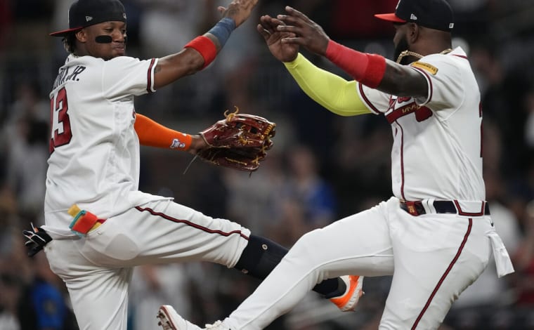 Braves sock six homers, rout Marlins for 6th straight win