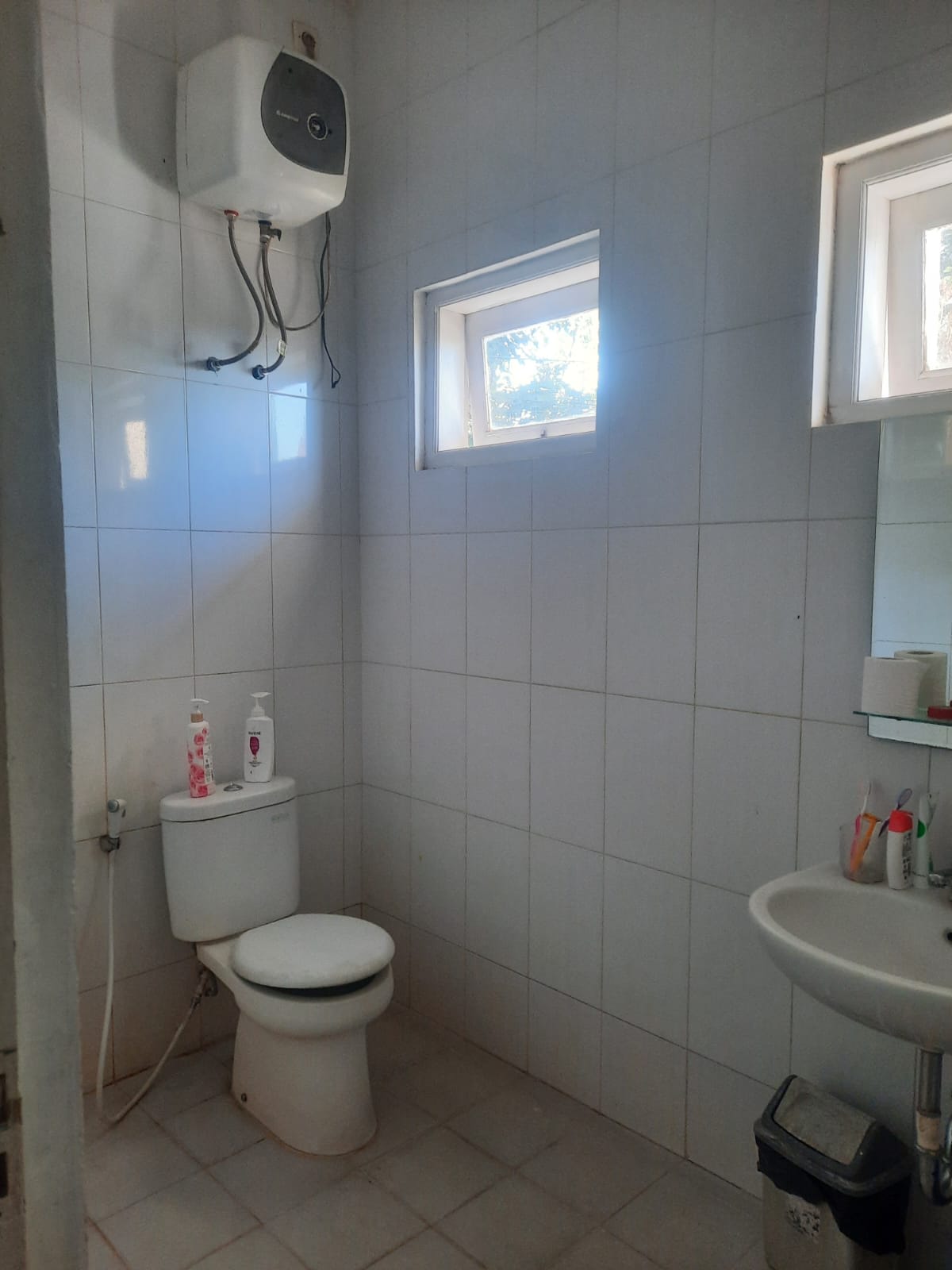 Rumah Murah siap huni istimewa bagus Sariwangi bandung barat. View keren dan Strategis! - Foto 6