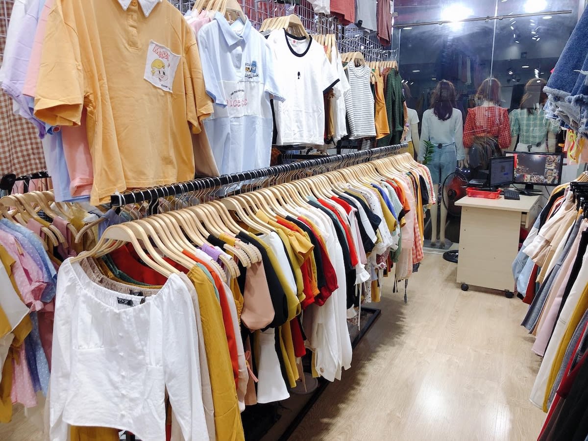 Các shop quần áo Dĩ An sầm uất, đa dạng phong cách