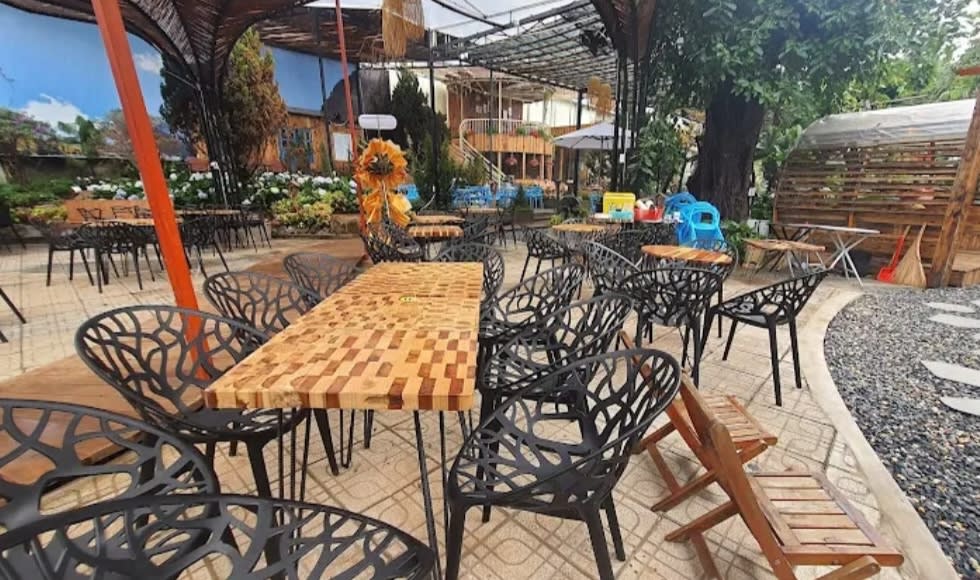 Vườn Nhiệt Đới Coffee không gian xanh Dĩ An