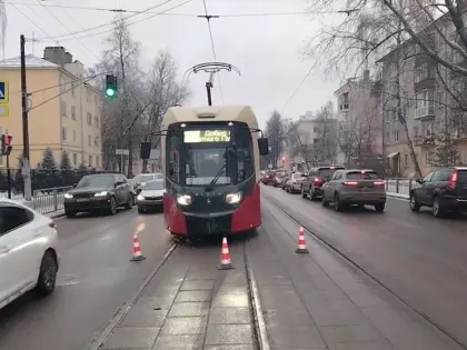 Увезли на скорой. ЧП с трамваем произошло в Нижнем Новгороде