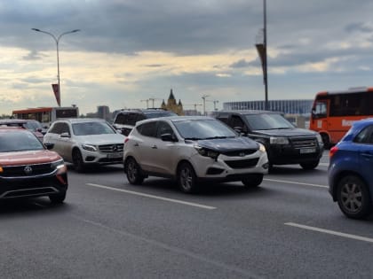 Гигантские пробки образовались в Нижнем Новгороде