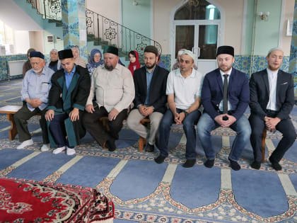 Вручение дипломов студентам дневного и заочного отделения исламского медресе «Махинур» прошло в стенках Дзержинской мечети.