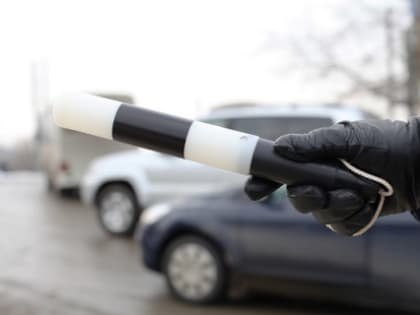 Инспектор ДПС задержан за взятку в 20 000 рублей в Нижнем Новгороде