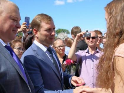 Лучшим выпускникам нижегородских школ вручили золотые медали