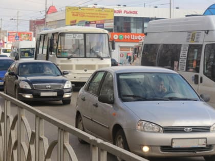 Огромная пробка образовалась на въезде в Нижний Новгород